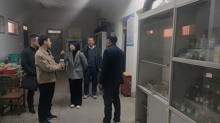 庐阳高中迎来校园危化品安全检查