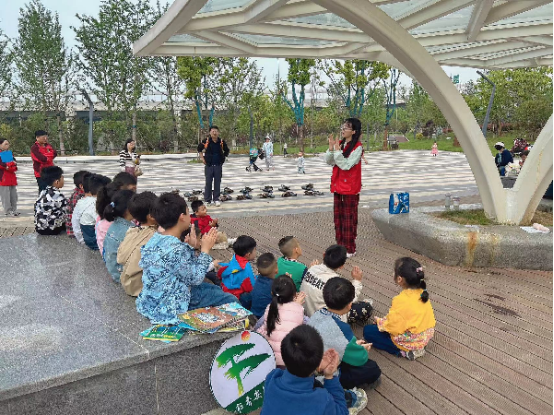 合肥长江路幼儿园教育集团天成分公园：阅读进入社区，公益温暖人心