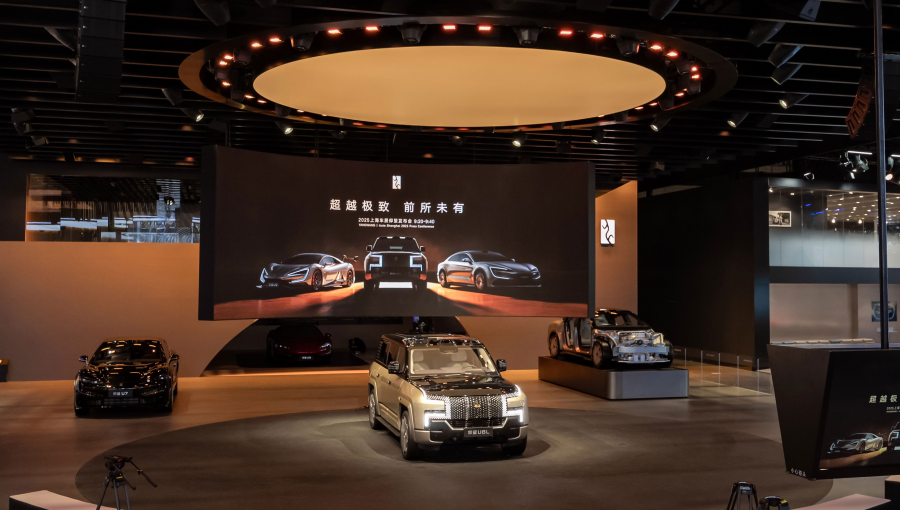 仰望全系亮相上海车展  新车型全尺寸行政豪华SUV仰望U8L发布